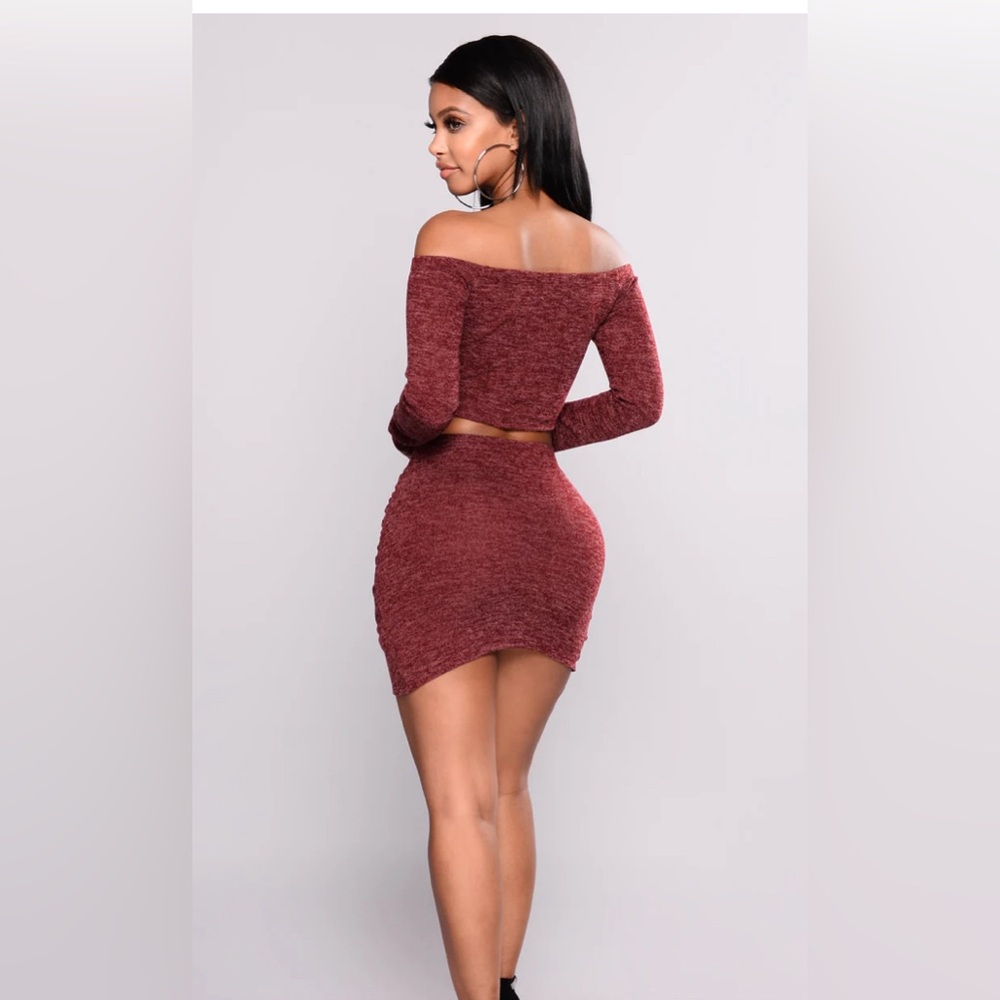 FASHION NOVA 2 Piece Set Heathered Red Mini Skirt Set Strapless Long Sleeve Top - Picture 3 of 8